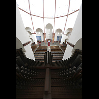 Berlin, St. Marien (Maria, Hilfe der Christen9, Blick ber das Brstungspositiv in die Kirche