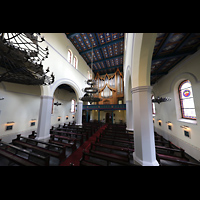 Berlin, St. Marien am Behnitz, Blick von der Kanzel zur Orgel und in die Kirche