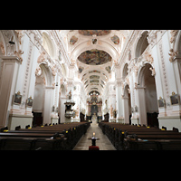 Waldsassen, Stiftsbasilika, Innenraum in Richtung Chor