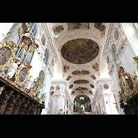 Waldsassen, Stiftsbasilika, Chorraum mit Evangelien- und Epistelorgel