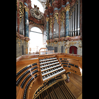 Waldsassen, Stiftsbasilika, Hauptorgel mit Spieltisch