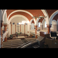 Berlin, Dorfkirche Alt Tegel, Blick von der Orgelempore in die Kirche und zum Positiv