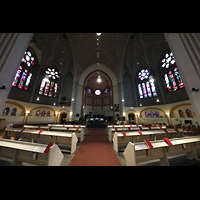 Berlin, American Church in Berlin (ehem. Lutherkirche am Dennewitzplatz), Innenraum in Richtung Chor