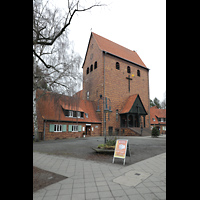 Berlin, Johanneskirche Frohnau, Auenansicht schrg von der Seite