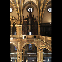 Montserrat, Abadia de Montserrat, Baslica Santa Mara, Prospekt der alten Orgel (nicht mehr funktionstchtig) im hinteren Hauptschiff