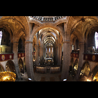 Barcelona, Catedral de la Santa Creu i Santa Eullia, Blick vom Triforium ber dem Hauptportal in Richtung Chor