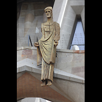 Barcelona, La Sagrada Familia, Bronzeskulptur Christi Himmelfahrt zwischen den Haupttrmen der Passionsfassade