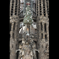 Barcelona, La Sagrada Familia, Jesus-Anagramm, darber der Lebensbaum