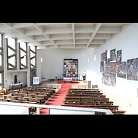 Berlin, St. Ansgar, Blick von der Orgelempore in die Kirche