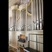 Bayreuth, Schlosskirche, Orgel mit Spieltisch seitlich