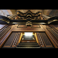 Schningen am Elm, St. Vincenz, Orgel mit Spieltisch perspektivisch