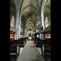 Helmstedt, Stadtkirche St. Stephani, Innenraum in Richtung Chor