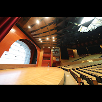 Las Palmas (Gran Canaria), Auditorio Alfredo Kraus, Blick vom linken Rand der Orchesterbhne zur Orgel und aufs Meer