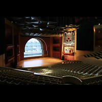 Las Palmas (Gran Canaria), Auditorio Alfredo Kraus, Blick von der linken Saalseite zur Orgel und aufs Meer