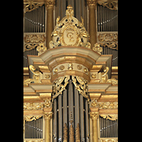 Celle, Stadtkirche St. Marien, Schnitzwerk und Schleierbretter am Rckpositiv