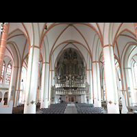 Lneburg, St. Johannis, Innenraum in Richtung Orgel