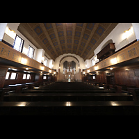 Worms, Lutherkirche, Innenraum in Richtung Orgel