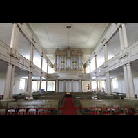 Neustrelitz, Stadtkirche, Innenraum in Richtung Orgel