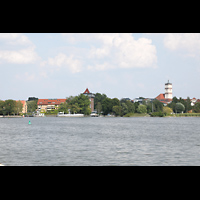 Neustrelitz, Stadtkirche, Blick vom Ziercker See zur Stadtkirche