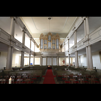 Neustrelitz, Stadtkirche, Innenraum in Richtung Orgel