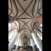 Jterbog, Nikolaikirche, Blick auf die Hauptorgel ins Gewlbe