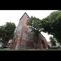 Stade, St. Wilhadi, Kirche mit Turm von Sdwesten