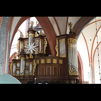 Norden, St. Ludgeri, Orgel vom nrdlichen Querhaus aus gesehen