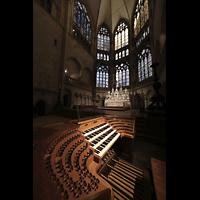 Regensburg, Dom St. Peter, Blick vom Spieltisch in den Chorraum mit Hochaltar