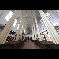 Neutting, St. Nikolaus, Hauptschiff in Richtung Orgel