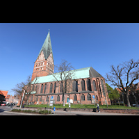 Lneburg, St. Johannis, Auenansicht von Sden von der Weiherstrae