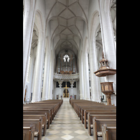 Ingolstadt, Liebfrauenmnster, Hauptschiff in Richtung Orgel