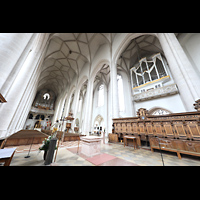 Ingolstadt, Liebfrauenmnster, Blick vom Altarraum zur Chor- und Hauptorgel