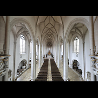 Ingolstadt, Liebfrauenmnster, Blick von der Hauptorgelempore ins Hauptschiff