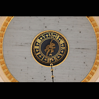 Stockholm, Katarina kyrka, Aufhngung des zentralen Leuchters im Deckengewlbe