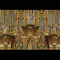 Stockholm, Deutsche St. Gertruds-Kirche, Putten, Figurenschmuck und vergoldetes Schnitzwerk der Dben-Orgel