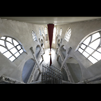 Kln (Cologne), Jesuitenkirche / Kunst-Station St. Peter, Blick vom Dach der Orgel auf die Chamaden und in die Kirche