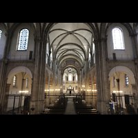 Kln (Cologne), Basilika St. Aposteln, Innenraum in Richtung Chor