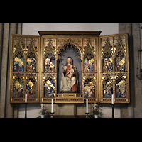 Kln (Cologne), Basilika St. Aposteln, Marienaltar im Retabel von 1910 mit Marienstatue (1500) und modernen Halbplastiken (1994)