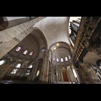 Kln (Cologne), Basilika St. Maria im Kapitol, Blick in Richtung Ost- und Sdkonche und auf die Orgel auf dem Lettner