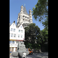 Kln (Cologne), Gro St. Martin, Fischweiber-Brunnen und Ansicht von Sdosten