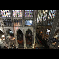 Kln (Cologne), Dom St. Peter und Maria, Blick vom nordwestlichen Triforium auf die Querhausorgel und zum Chorraum