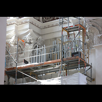 Passau, Dom St. Stephan, Blick vom Chorraum auf die Balkonorgel Sd im Aufbau im Juli 2023