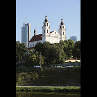 Vilnius, v. arkangelo Rapolo banycia (Erzengel Raphael), Blick von der Grnen Brcke von Sdosten auf die Kirche