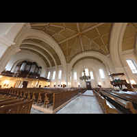 Tallinn (Reval), Kaarli kirik (Karlskirche), Seitlicher Blick vom sdlichen Querhaus in die Kirche und zur Orgel