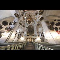 Tallinn (Reval), Toomkirik (Dom), Querhaus mit Epitaphen und Blick ins Hauptschiff zur Orgel