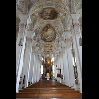 Mnchen (Munich), Heilig-Geist-Kirche, Hauptschiff in Richtung Chor