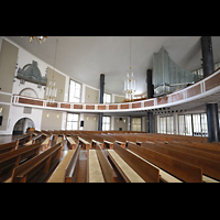 Mnchen (Munich), St. Matthus (ev.), Seitlicher Blick  auf Fernwerk (links) und Orgel (rechts)