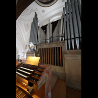 Weilheim i.OB., Stadtpfarrkirche Mari Himmelfahrt, Spieltisch und Orgel