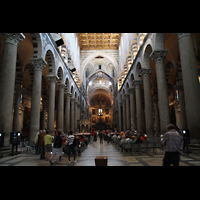 Pisa, Duomo di Santa Maria Assunta, Innenraum / Hauptschiff in Richtung Chor