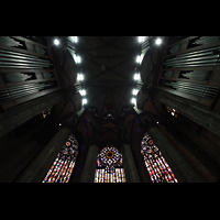 Milano (Mailand), Duomo di Santa Maria Nascente, Neuer Teil der Hauptorgel mit Chorfenstern